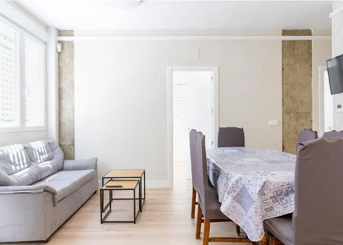 Contemporary 6Bd Apartment For 12 Las Ventas