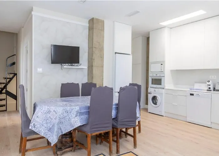 Contemporary 6Bd Apartment For 12 Las Ventas